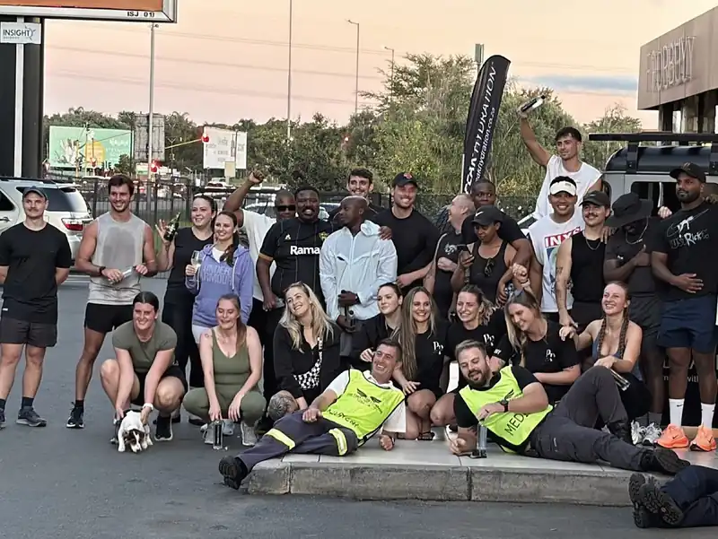 The run club crew together after a morning session